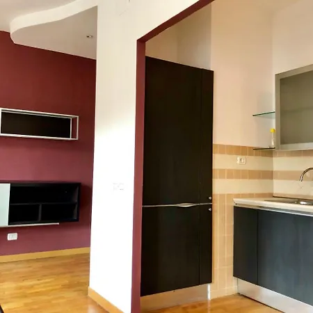 Candia Bright Vatican Apartment *